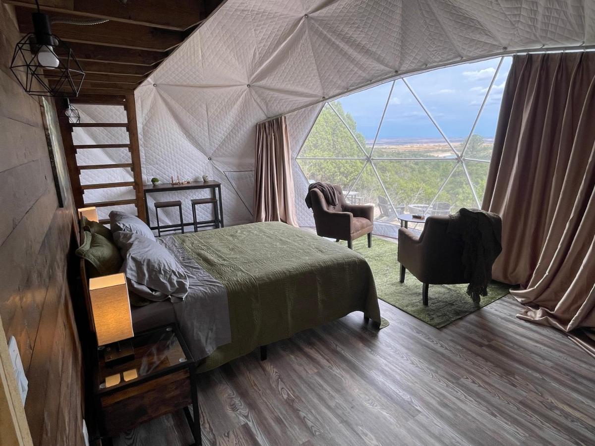 Canyon Rim Domes - A Luxury Glamping Experience!! Monticello Bagian luar foto