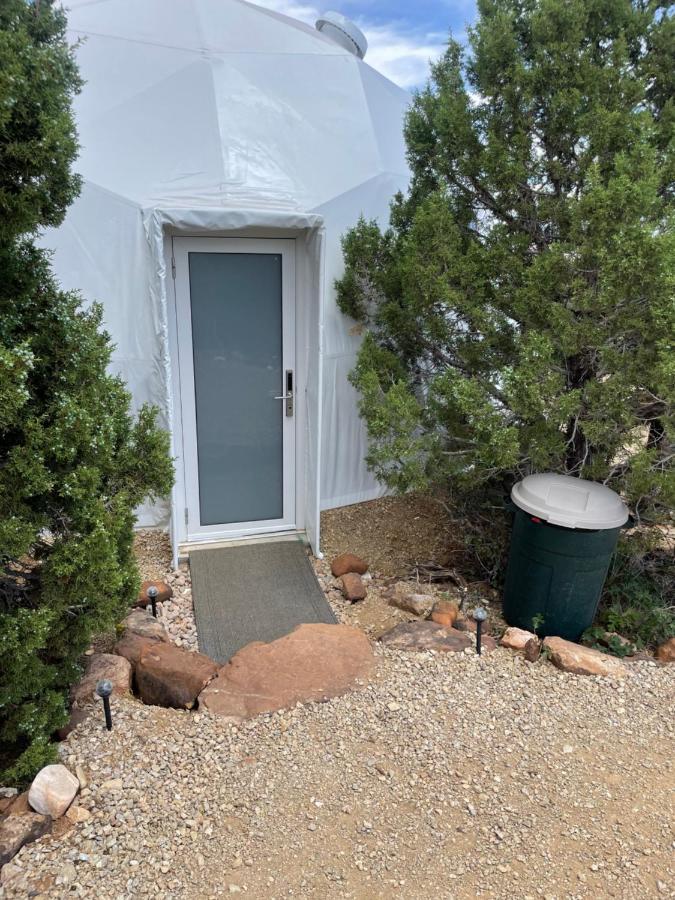 Canyon Rim Domes - A Luxury Glamping Experience!! Monticello Bagian luar foto