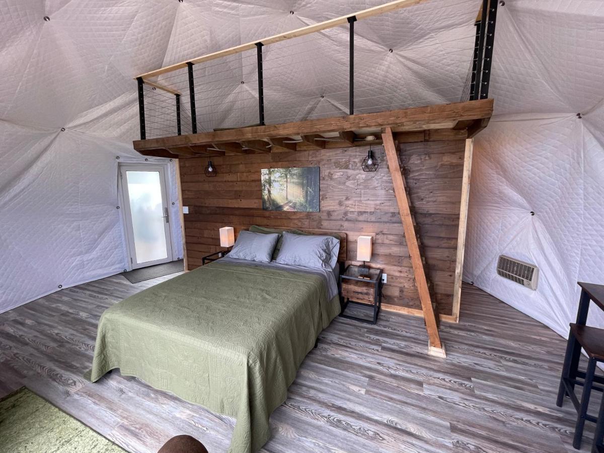 Canyon Rim Domes - A Luxury Glamping Experience!! Monticello Bagian luar foto
