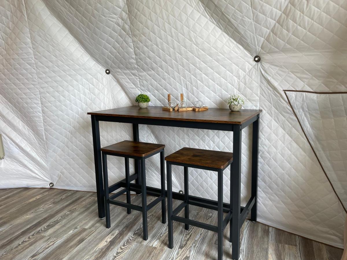 Canyon Rim Domes - A Luxury Glamping Experience!! Monticello Bagian luar foto