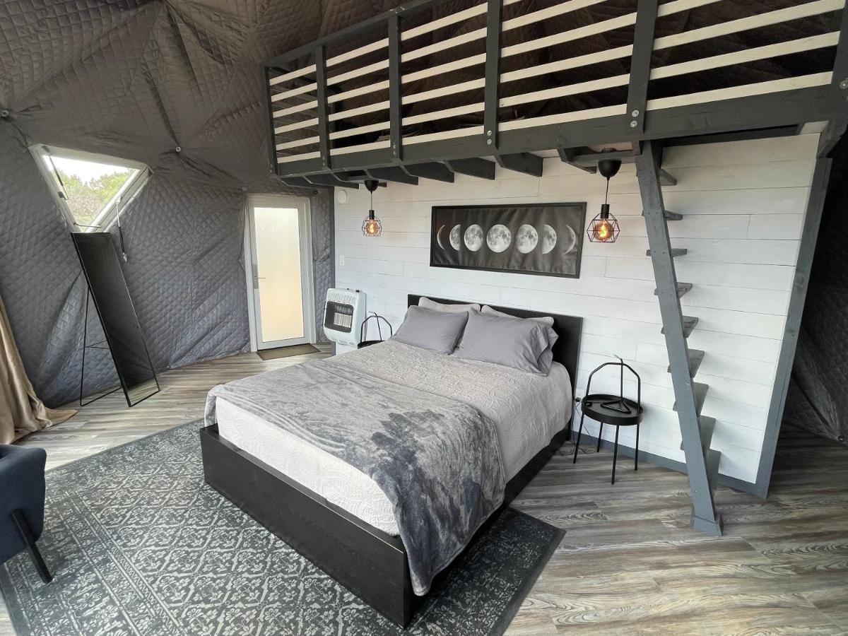 Canyon Rim Domes - A Luxury Glamping Experience!! Monticello Bagian luar foto