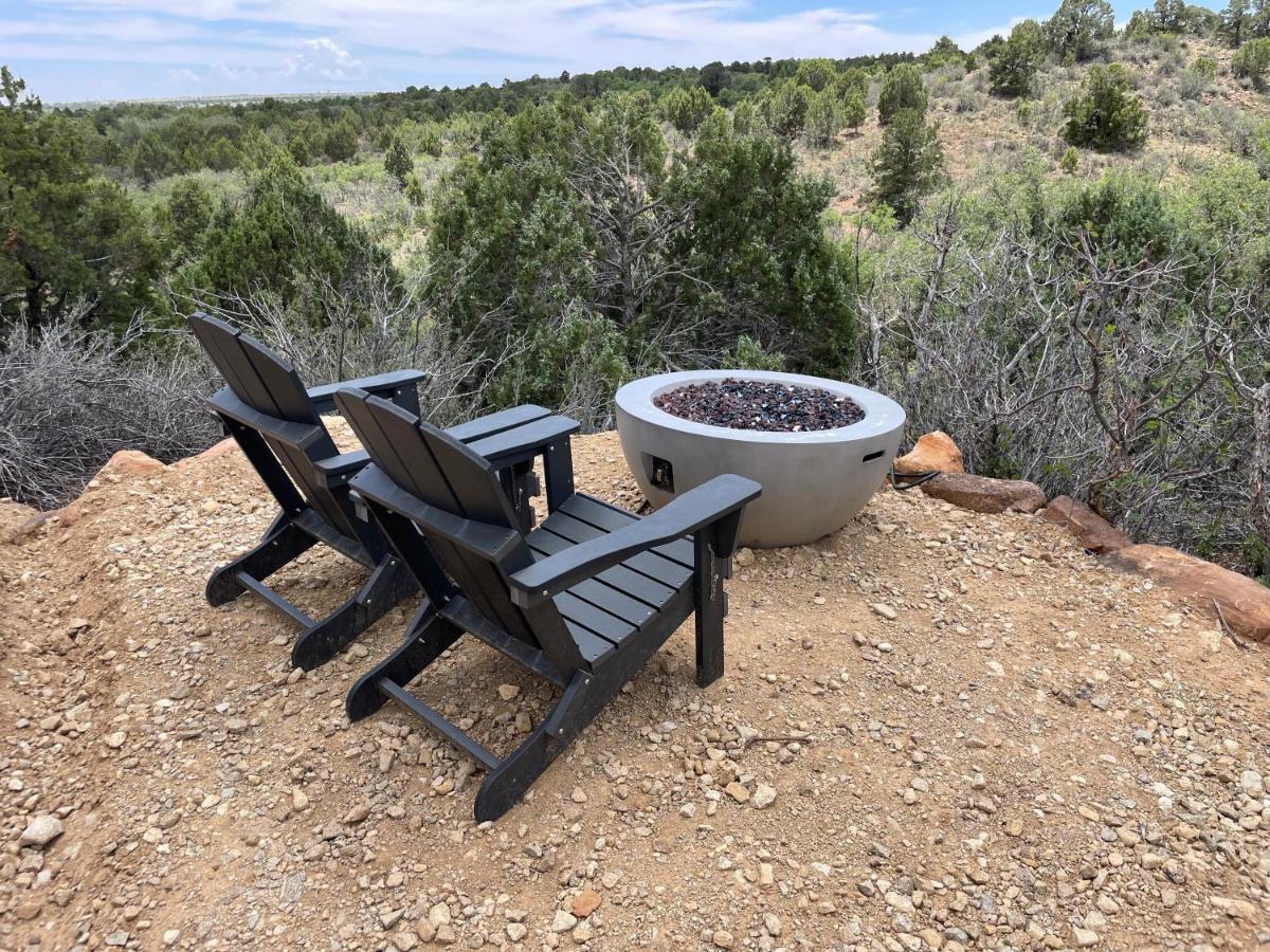 Canyon Rim Domes - A Luxury Glamping Experience!! Monticello Bagian luar foto