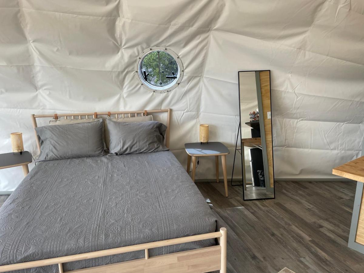 Canyon Rim Domes - A Luxury Glamping Experience!! Monticello Bagian luar foto