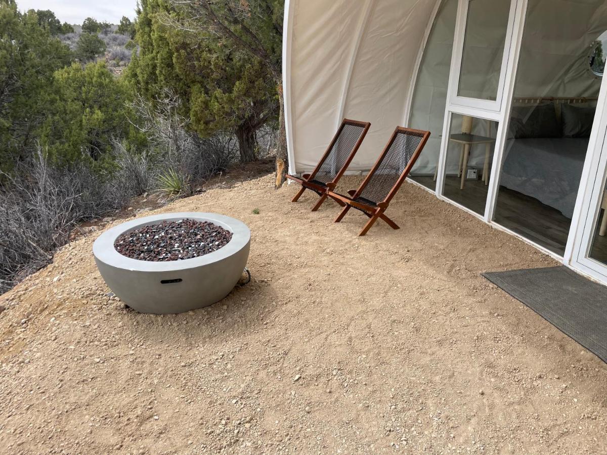 Canyon Rim Domes - A Luxury Glamping Experience!! Monticello Bagian luar foto