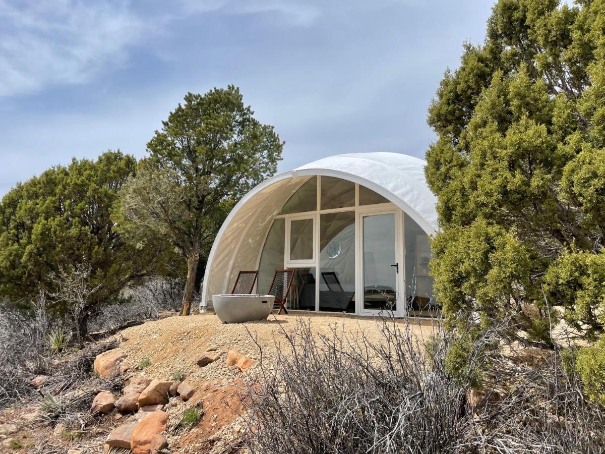 Canyon Rim Domes - A Luxury Glamping Experience!! Monticello Bagian luar foto
