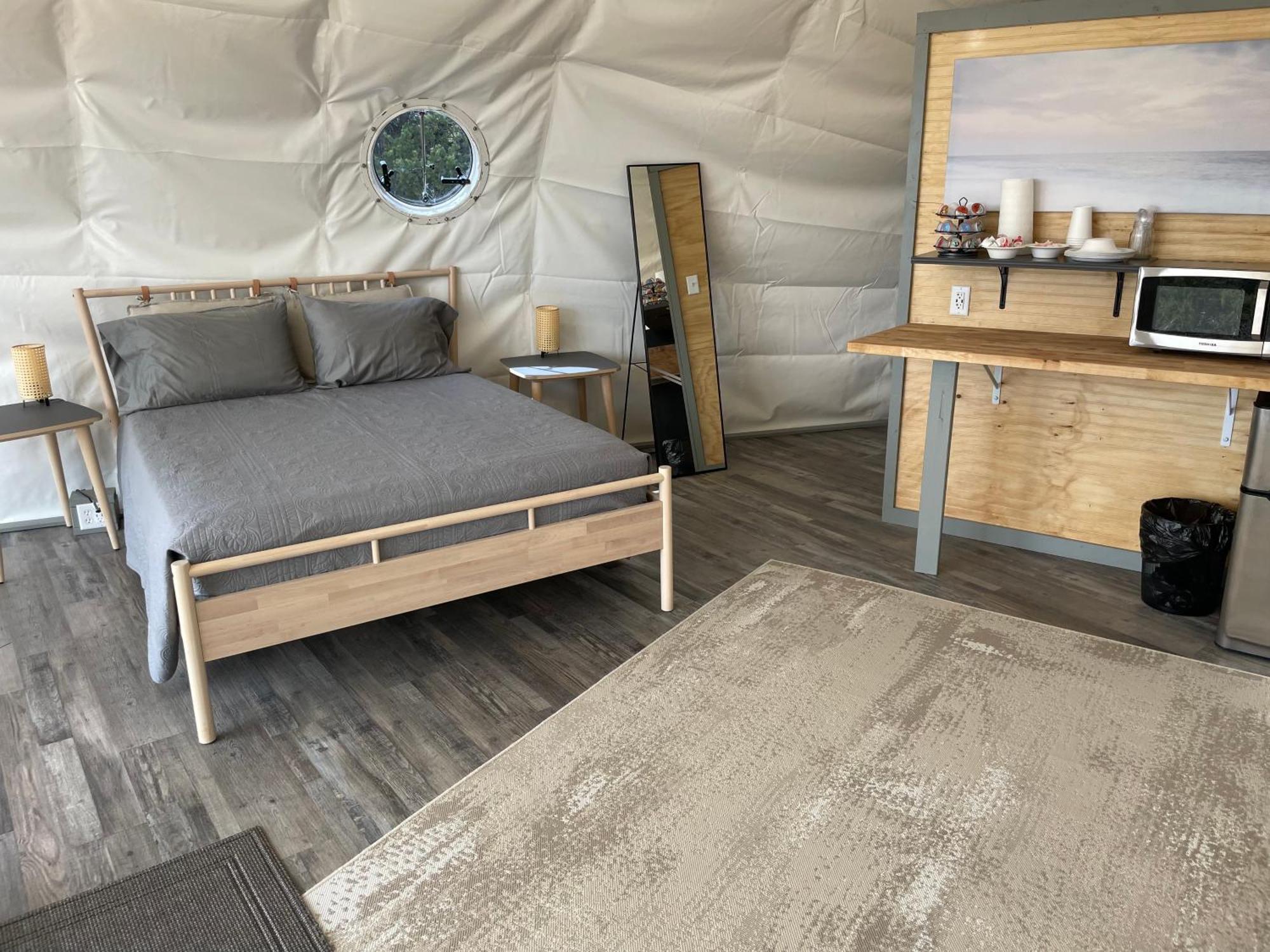 Canyon Rim Domes - A Luxury Glamping Experience!! Monticello Bagian luar foto